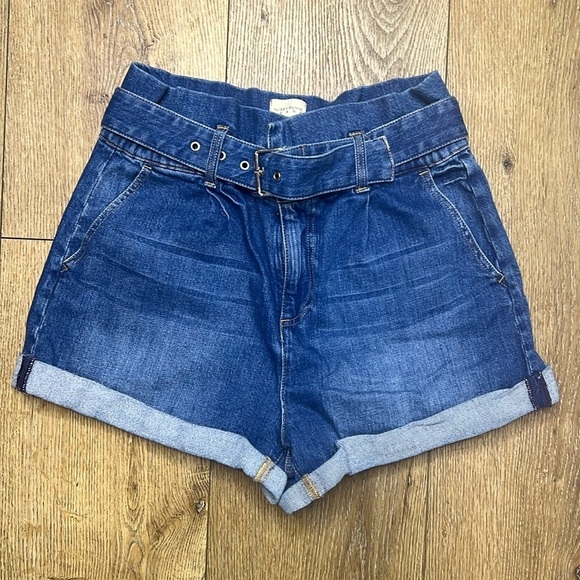 Alice + Olivia Medium Wash Jean Shorts Size 30